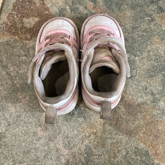Nike Court Borough Low in pink and white size 5c good/play condition - Picture 4 of 7